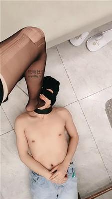 zz女王黑丝玉足狂舔/骑马狗链遛狗/镜前羞辱 JS241230-48