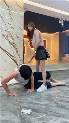 麋鹿银儿踩背上疯狂鞭打/腿绞浓痰/胯下爬行 bf48882