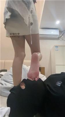 路子沉浸式舔御姐S的脏鞋臭脚 bf48776