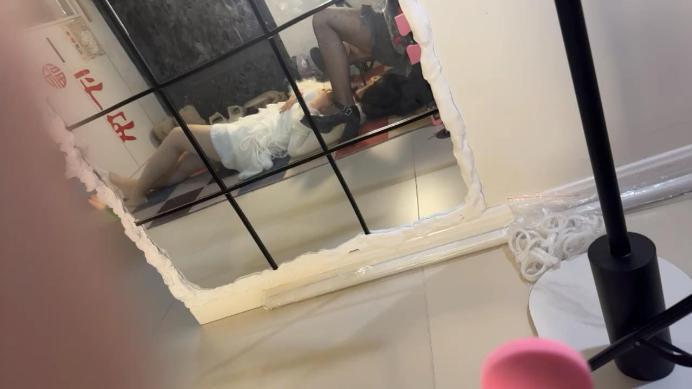 【爱秀套图】【橘子没熟】指挥好闺蜜自虐/奖励舔皮鞋黑丝bf48781