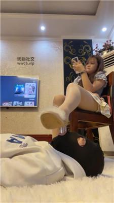 小莞可爱学生主丝袜脚下奴 JS241226-40