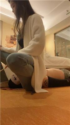 沐沐大大小白鞋白袜踩虐踢踹/藤条鞭打 JS241226-43