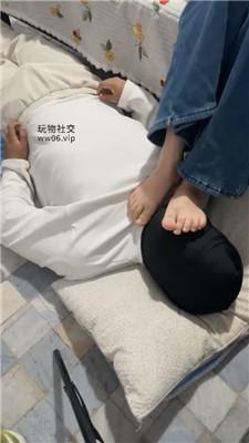 小胖墩白袜脚玉足蹂躏踩家奴 JS241227-6
