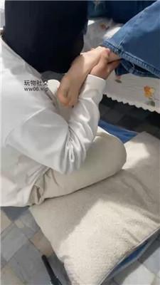 小胖墩白袜脚玉足蹂躏踩家奴 JS241227-6