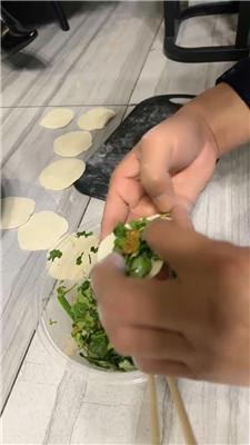 辣姐脚下喂食人形犬 JS241226-49