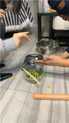 辣姐脚下喂食人形犬 JS241226-49