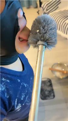 辣姐脚下喂食人形犬 JS241226-49