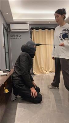 伊未脏运动鞋白袜踩虐脚垫贱奴 bf48740