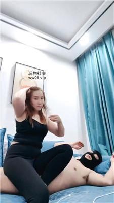 【爱秀套图】【李老师】玉足碾压踩踏/恋足狂舔JS241223-9