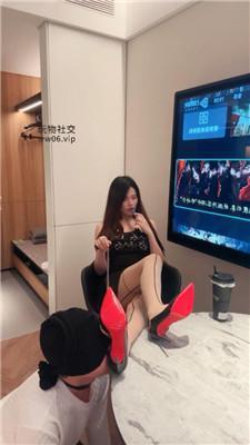 琪琪sama拴狗链-高跟肉丝美腿舔 bf48604