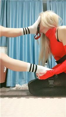 喵酱紫变装奴-白袜脚踩踏喂食 bf48601