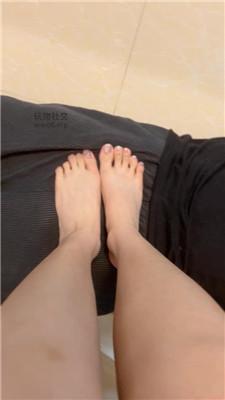 甜恬狂舔素人妹妹脚丫 bf48616