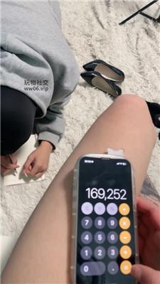 小凤梨闻舔纹身小妹的玉足/重度虐打 JS241224-16