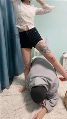 小凤梨转胯狗爬/裸足踩踏/藤条鞭打 bf48636