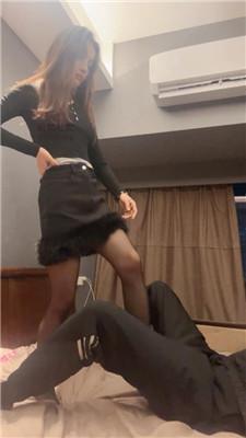 Annaa狂抽耳光/手捂掐脖窒息/黑丝脚踩/腿绞 bf48634