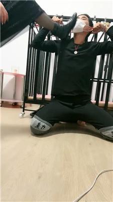 薇薇情侣主手铐囚禁狗奴鞭打/高跟短靴踩 JS250107-49