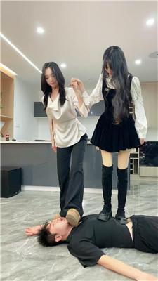 麋鹿银儿新素人系列2-踩头脸/断头骑坐头 bf49139