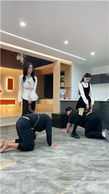 麋鹿银儿新素人系列2-踩头脸/断头骑坐头 bf49139