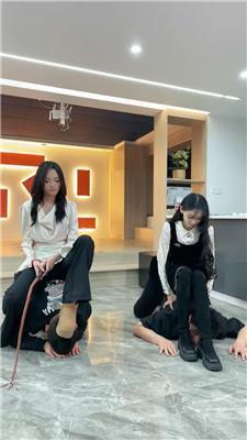 麋鹿银儿新素人系列2-踩头脸/断头骑坐头 bf49139