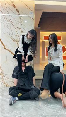 麋鹿银儿新素人系列2-踩头脸/断头骑坐头 bf49139