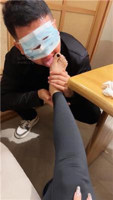 汐餐厅脚下踩踏喂食 JS250107-47