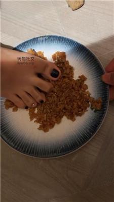 汐餐厅脚下踩踏喂食 JS250107-47