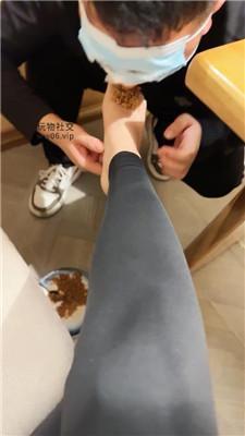 汐餐厅脚下踩踏喂食 JS250107-47