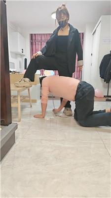 淡颜脏鞋踩踏喂食/衣柜囚禁/堵嘴抽耳光双视角版 JS250107-45