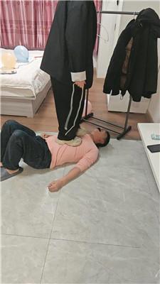 淡颜脏鞋踩踏喂食/衣柜囚禁/堵嘴抽耳光双视角版 JS250107-45