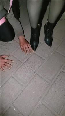 沐颜深夜户外遛狗踩踏处刑 bf49145