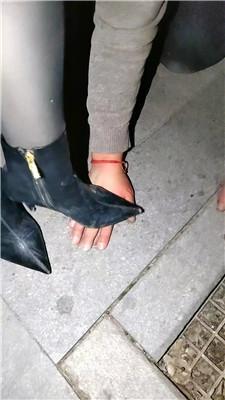 沐颜深夜户外遛狗踩踏处刑 bf49145