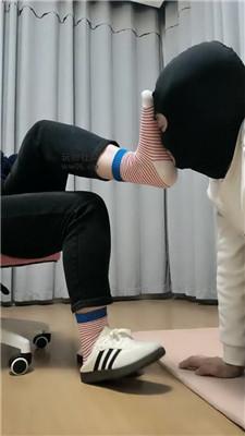 拽拽脏鞋臭袜踩虐家奴 JS250108-12