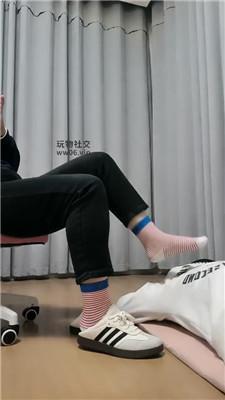 拽拽脏鞋臭袜踩虐家奴 JS250108-12