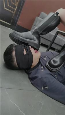 文文文文素人S-私人影院-长靴暴力踩踏踢踹 bf49150