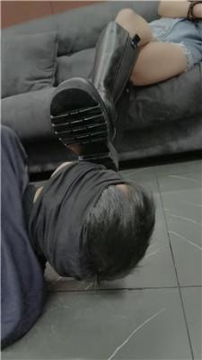 文文文文素人S-私人影院-长靴暴力踩踏踢踹 bf49150