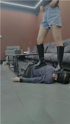 文文文文素人S-私人影院-长靴暴力踩踏踢踹 bf49150