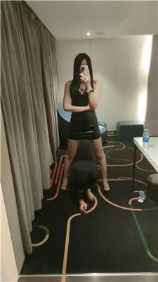 珮珮镜前羞辱-高跟美腿踩踏虐打 bf49158