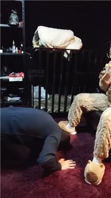 尊主毛拖鞋捂白袜强迫舔 JS250108-8