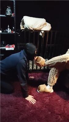 尊主毛拖鞋捂白袜强迫舔 JS250108-8