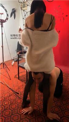 织羊精神小妹胯下辱-鞭打/高跟黑丝踩虐 bf49116