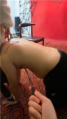 织羊精神小妹胯下辱-鞭打/高跟黑丝踩虐 bf49116