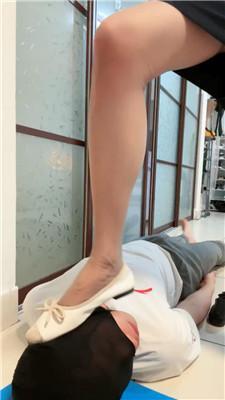 苒溪空姐S-换多双鞋全体重踩踏 bf49103