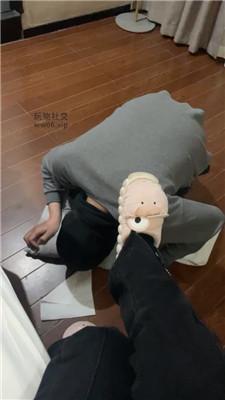 白兔品尝主人的原味黑棉袜 JS250107-14