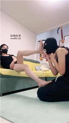 小妮你们的女神是我的脚奴 bf49100