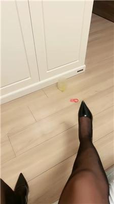 伊兮骑马/舔腋下酸奶/闻舔高跟黑丝 JS250107-23