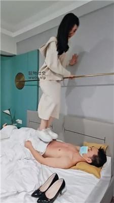 千千高跟+小白鞋全体重跳踩 bf49132