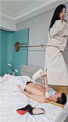 千千高跟+小白鞋全体重跳踩 bf49132