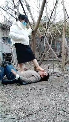 沐颜户外公开处刑bt跟踪狂双视角版 JS250105-7