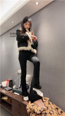 狗哥小白鞋白袜踩虐/转胯鞭打/坐脸窒息 bf49037