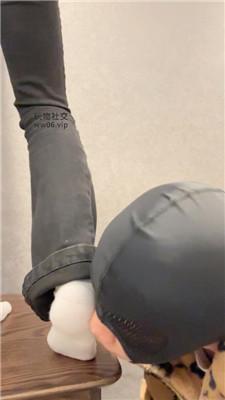 狗哥小白鞋白袜踩虐/转胯鞭打/坐脸窒息 bf49037